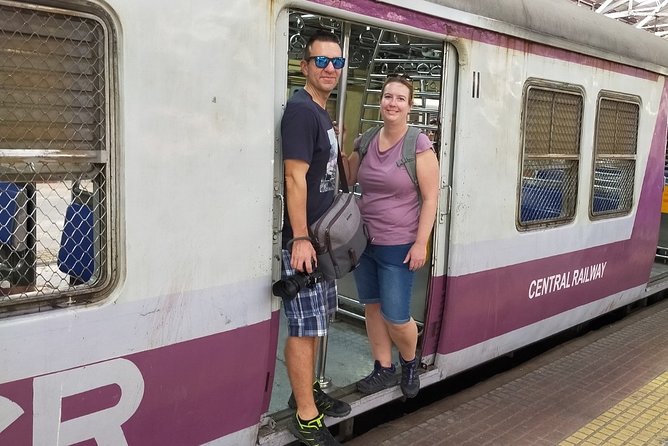 Mumbai City Tour in Public Transportation - Malabar Hill and the Gateway of India