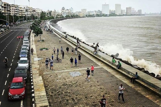 Mumbai City Tour in Public Transportation - Dhobi Ghat and the working city