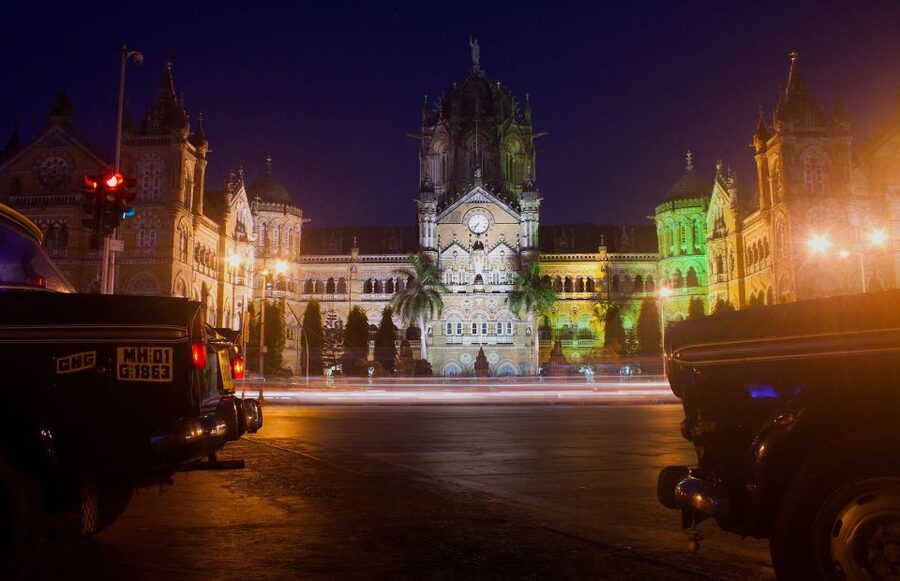Mumbai: Customizable City Sightseeing Tour with Hotel Pickup - Gateway of India and the Taj Mahal Palace
