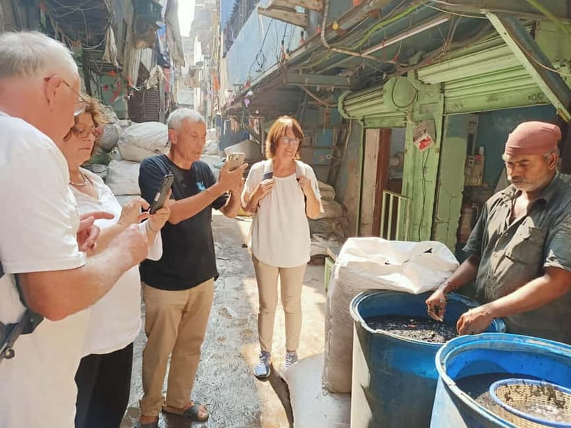 Mumbai: Dharavi Slum and Dhobi Ghat Tour with Train Ride - Dhobi Ghat and the open-air laundry
