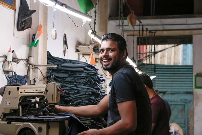 Mumbai: Dharavi Slum Guided Walking Tour by 1st Female Guide - Starting with Dhobi Ghat and the transfer to Dharavi