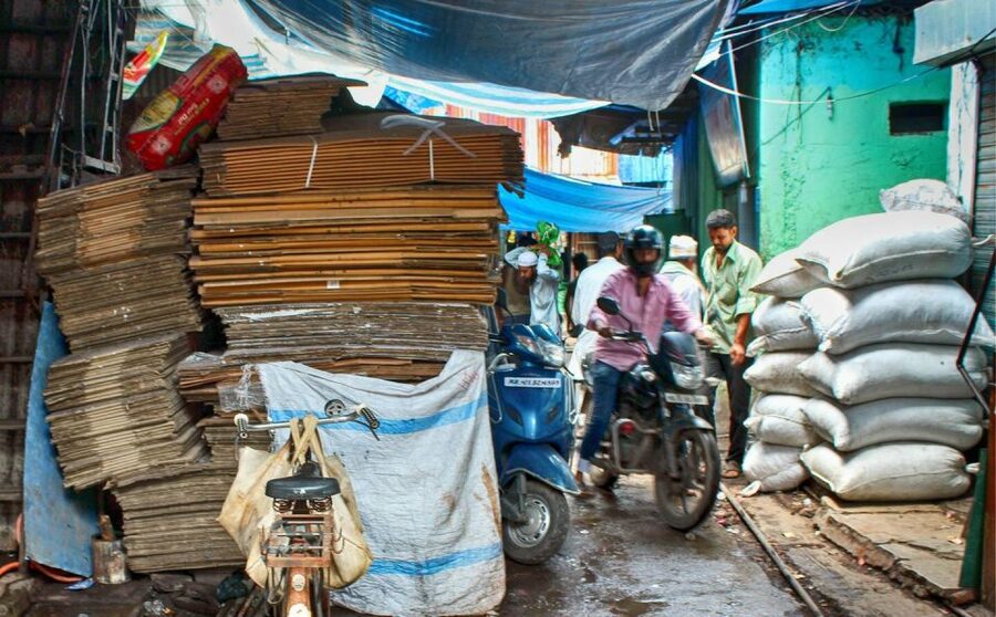 Mumbai: Dharavi Slum Slumdog Millionaire Tour with a Local - The ethical question: is this poverty tourism?