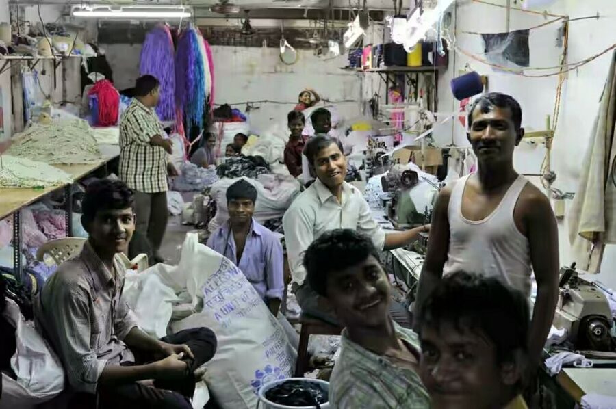 Mumbai: Dharavi Slum Slumdog Millionaire Tour with a Local - Adding lunch with a local family