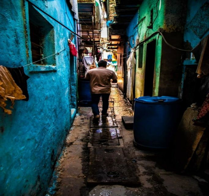 Mumbai: Dharavi Slum Slumdog Millionaire Tour with a Local - Narrow alleys and the everyday rhythm of Dharavi