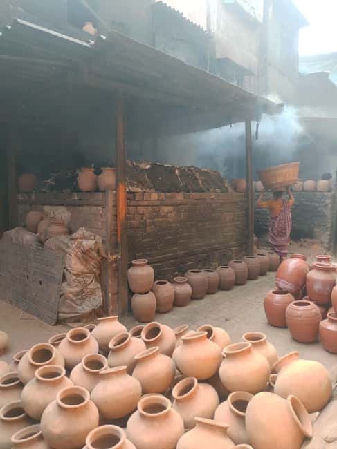 "Mumbai Dharavi Slum Tour" - Starting at Mahim and crossing into Dharavi