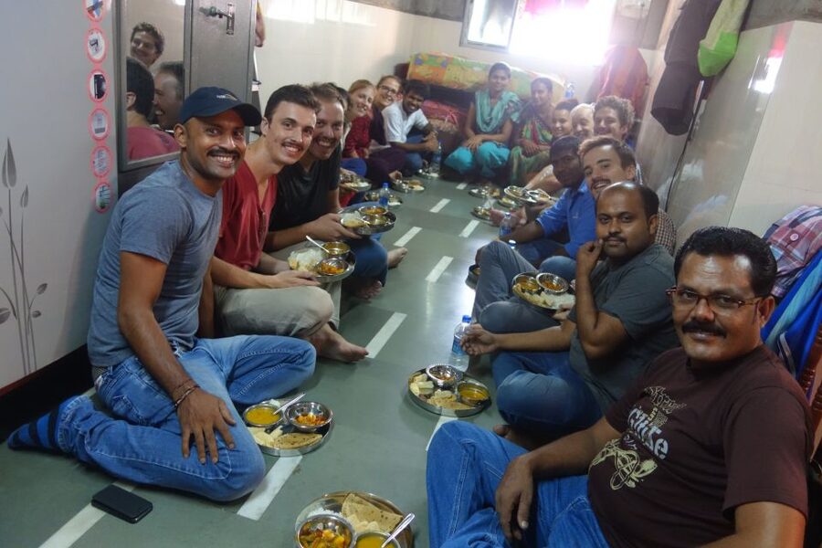 Mumbai: Dharavi Slum Walking Tour with Options - The residential lanes and religious diversity