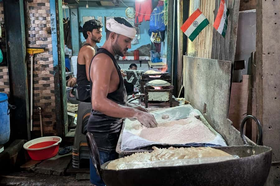 Mumbai: Dharavi Slumdog Tour -See the real Slum with a Local - The laundry area and the rhythm of local work
