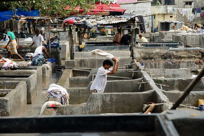 Mumbai: Dhobi Ghat Laundry & Dharavi Slum Tour with a Local - What the three-hour schedule feels like