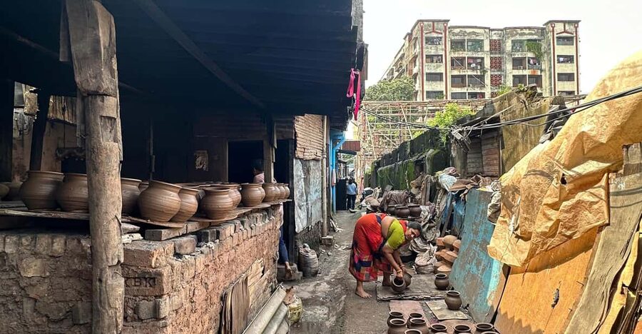 Mumbai: Discover India's Largest Slum -A Local's Perspective - Starting at Third Wave Coffee in Mahim