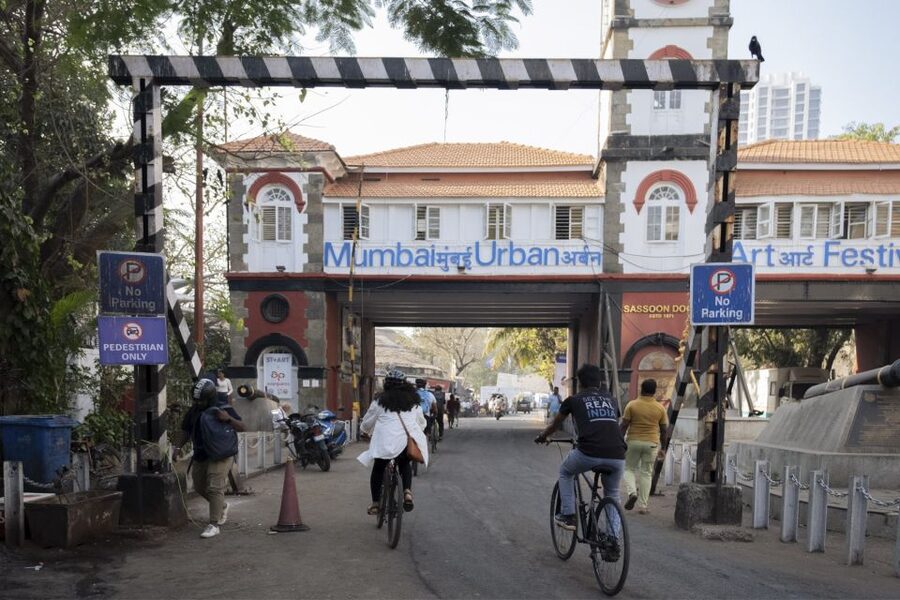 Mumbai: Early Morning Bicycle Tour - Sassoon Docks, where the city works