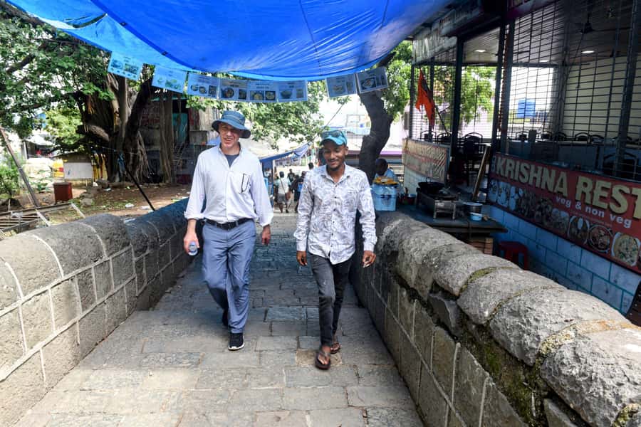Mumbai: Elephanta Caves: Island Tour With Options - Arriving on Elephanta Island