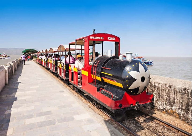 Mumbai: Elephanta Caves Private Tour with Ferry Ride - Meeting at the Gateway of India