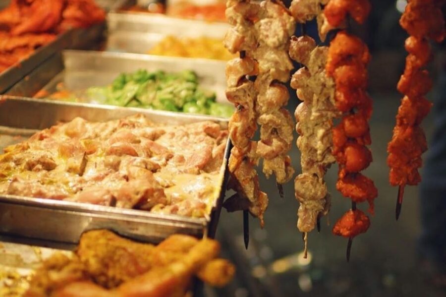 Mumbai: Evening Local Street Food Tour with Sightseeing - What the private vehicle changes