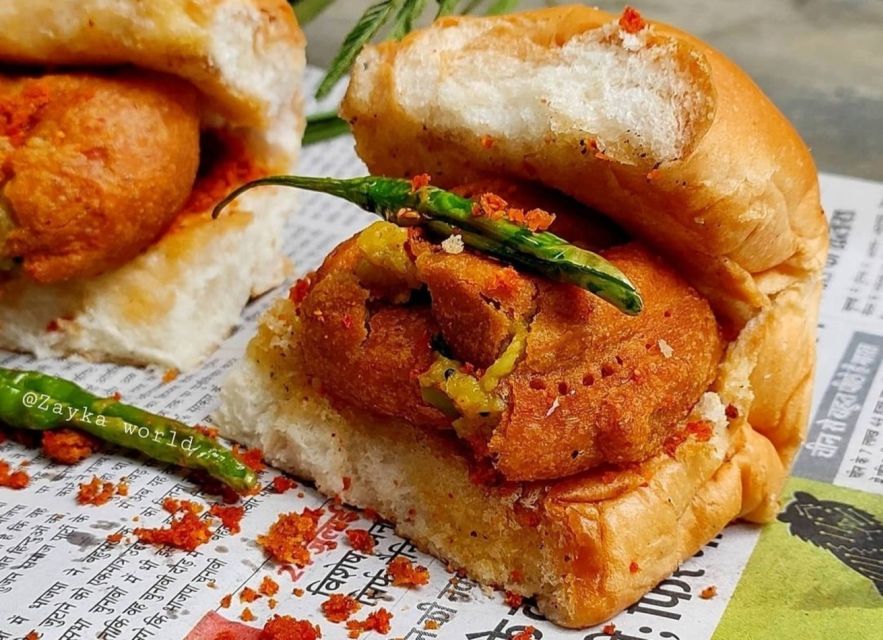 Mumbai: Evening Local Street Food Tour with Sightseeing - The guides can shape the whole evening
