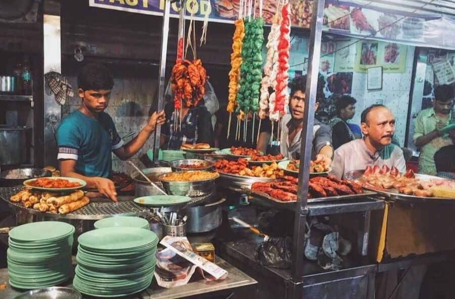 Mumbai: Evening Local Street Food Tour with Sightseeing - Mohammed Ali Road brings a sharper change of pace