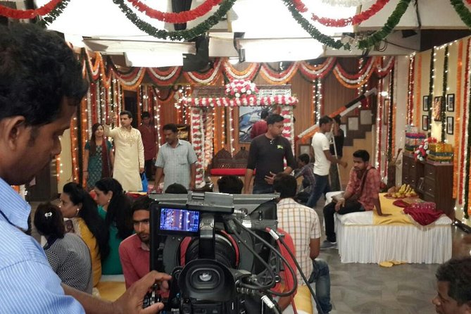 Mumbai Film City and Bollywood Tour with Meal - Key points at a glance