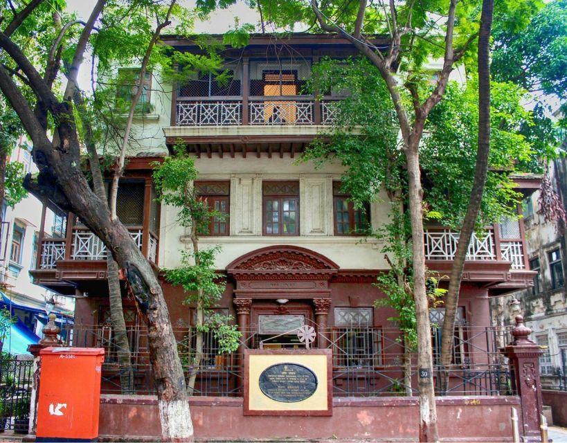 Mumbai: Full-Day Sightseeing Tour of Mumbai - Oval Maidan, Rajabai Clock Tower, and Horniman Circle