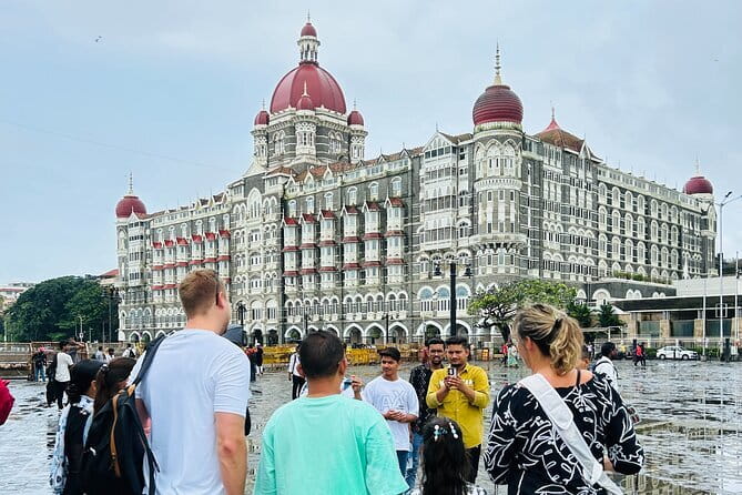 Mumbai Highlight : Exclusive Private Luxury Sightseeing Tour - Chhatrapati Shivaji Terminus and Crawford Market