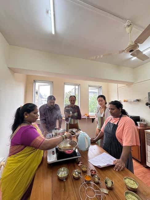 Mumbai: Indian Cooking Class & Cultural Delights - What you actually cook during the three hours