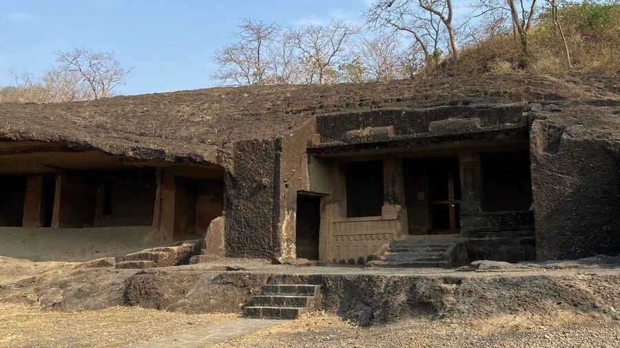 Mumbai: Kanheri Caves and The Golden Pagoda Temple - The road to the Golden Vipassana Pagoda