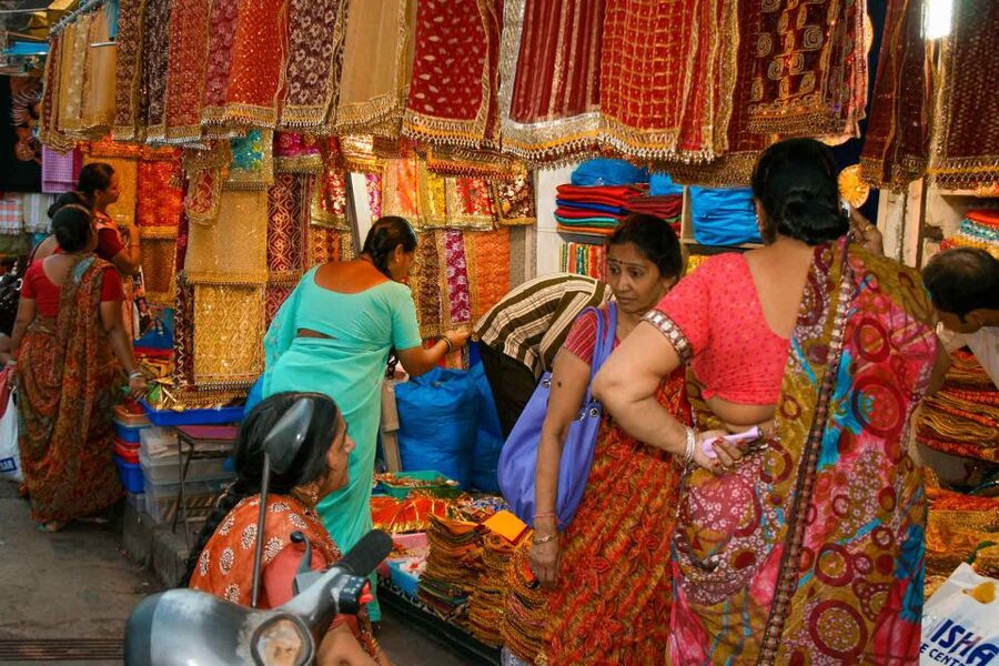 Mumbai: Local Markets & Temples Tour - Mumbadevi Temple and the name Mumbai