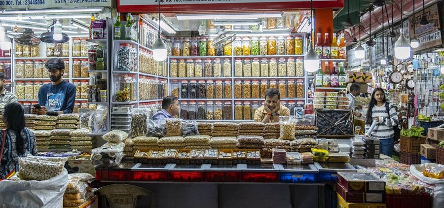 Mumbai: Local Markets & Temples Tour - Crawford Market and the business of daily food