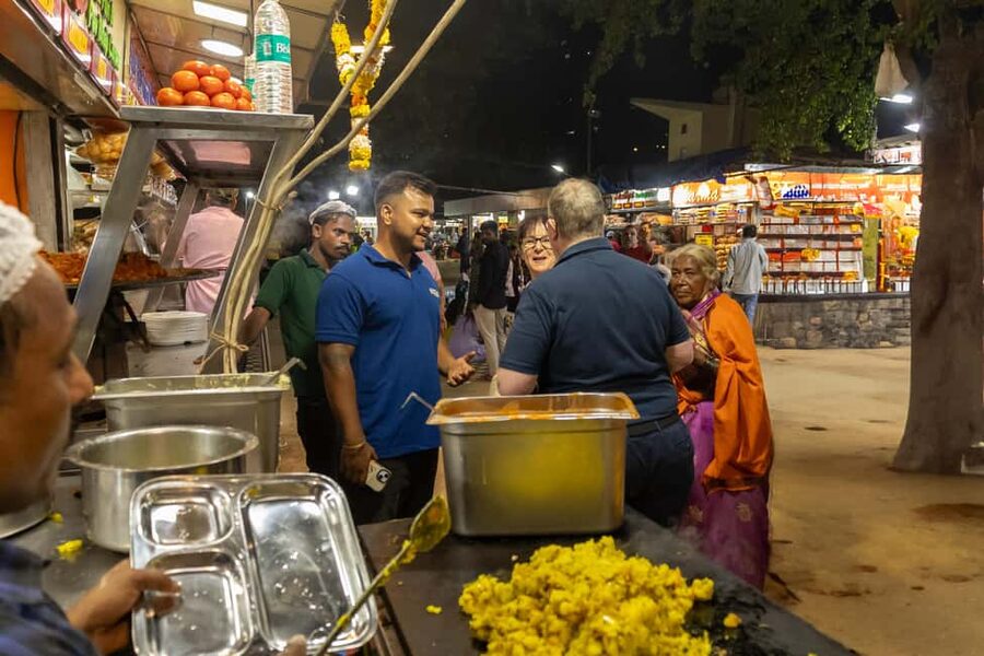 Mumbai Market and Temple Tour With Cow Shelter Visit - Guide quality and language