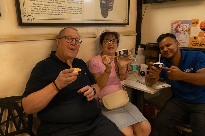 Mumbai Market and Temple Tour With Local Street Food - Bhuleshwar Market and the BMC Market stop