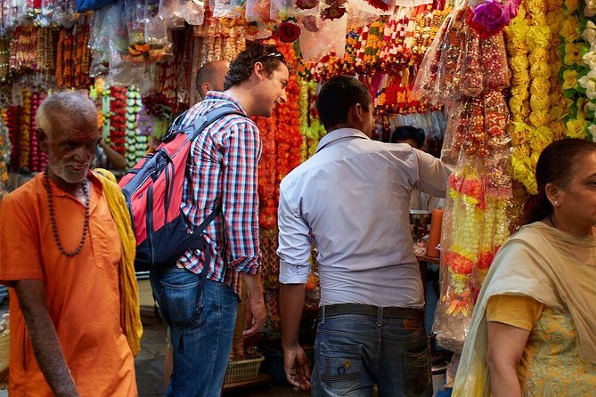 Mumbai Markets and Temples Tour - Bombay Panjrapole and the city’s sacred cows