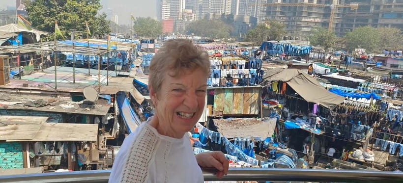 Mumbai: Private Dhobi Ghat Laundry & Slum Tour with Pickup - Seeing family and community life respectfully