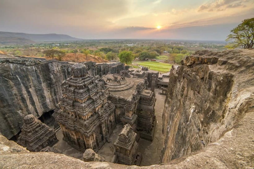 Mumbai: Same Day Tour of Ajanta & Ellora Cave's - Ajanta’s paintings, sculptures, and Buddhist stories
