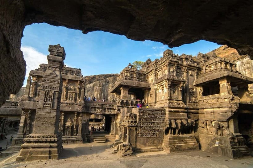 Mumbai: Same Day Tour of Ajanta & Ellora Cave's - Who should book this experience