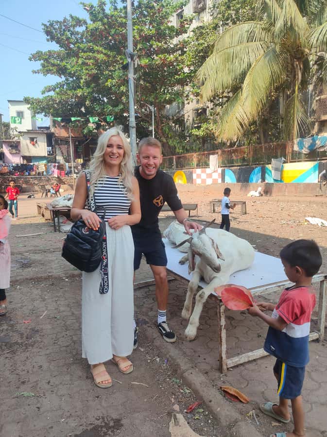 Mumbai: Slum Tour Dharavi Small Group with a Local Guide - What to expect from the guide
