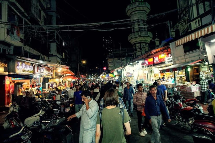 Mumbai: Street Food and Night Markets Tour - Chowpatty Beach, Mumbai’s evening picnic table