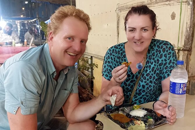 Mumbai Street Food & Bazaar Tour with Local Transport - Street food at Girgaum Chowpatty