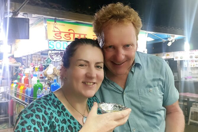 Mumbai Street Food & Bazaar Tour with Local Transport - Minara Masjid and the food around it