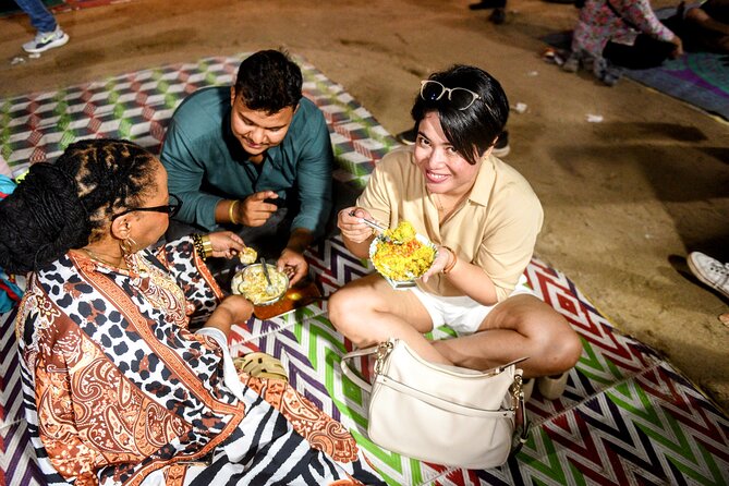 Mumbai Street Food & Bazaar Tour with Local Transport - Starting at the Gateway of India