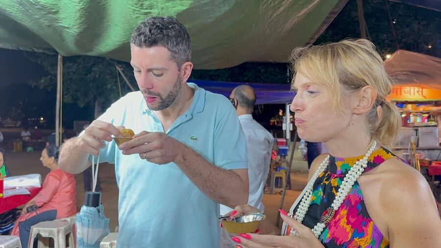 Mumbai: Street Food Tasting Tour - Crossing Mumbai by black cab