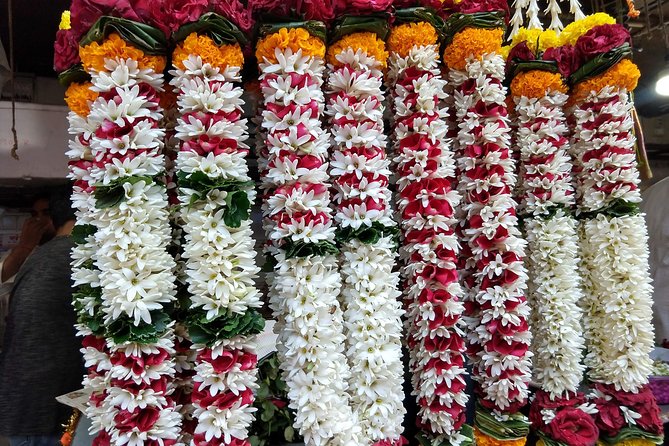Mumbai Tour: The Most Famous Historical Spots By Car - Mani Bhavan connects Mumbai with Gandhi