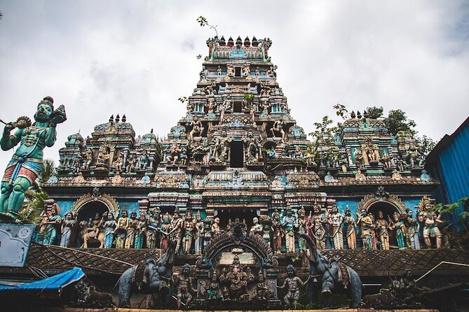 Premium Mumbai Sightseeing Tour - Marine Drive and Girgaum Chowpatty