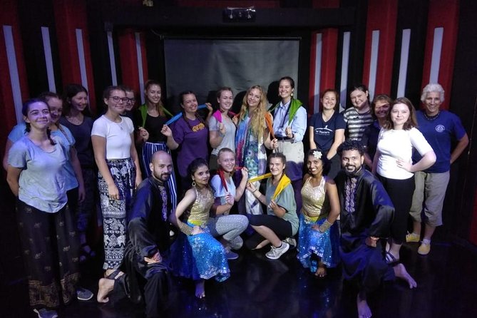 Private Bollywood with Slum Tour Inclusive of Guide and Transport - Bollywood in Sakinaka