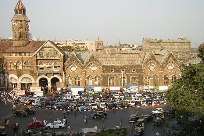 Private City Tour with Dharavi Slum Dhobighat and Dabbawalla - Gothic Mumbai at the university and High Court