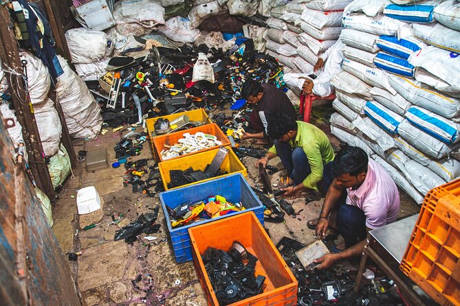 Private Dharavi Slum Photography Tour With Pickup - Meeting in Mahim and Finding the Tour