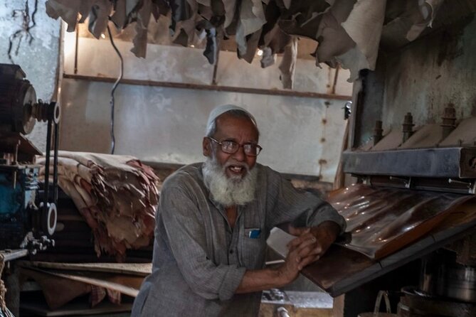 Private Dharavi Slum Tour with Guide and Transport - Hotel pickup makes a difference in Mumbai