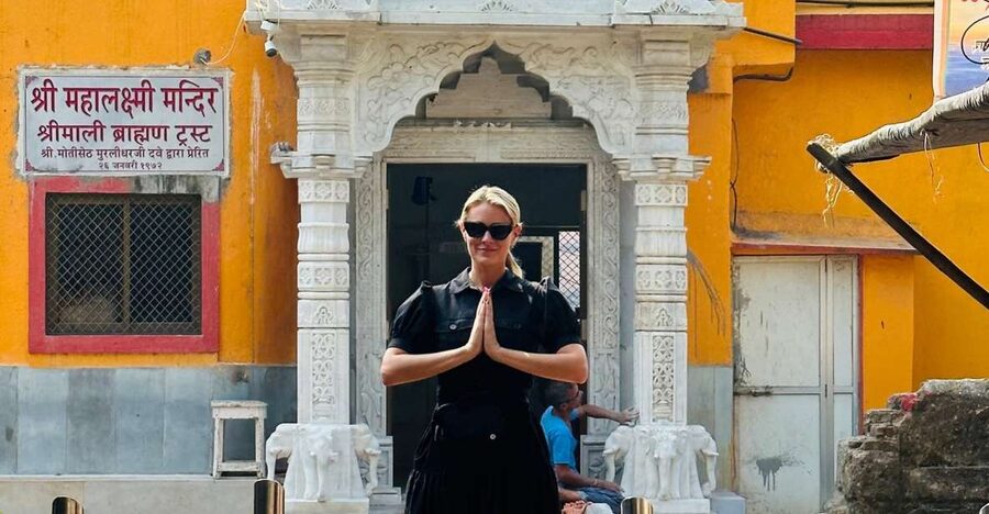 Private & Exclusive: Mumbai Sightseeing and Religious Trail - Gateway of India and the Taj Mahal Palace Hotel