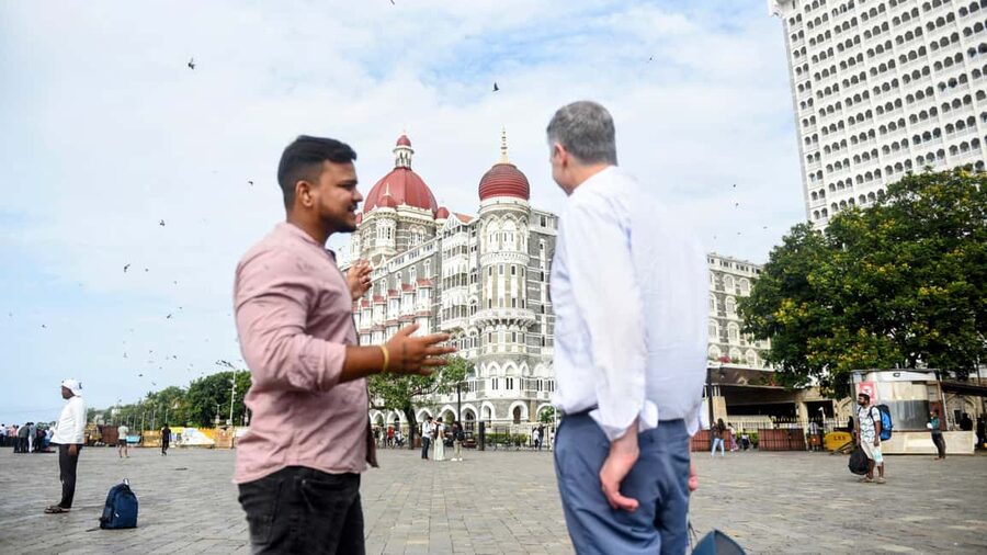 Private Full-Day Mumbai Sightseeing & Dharavi Slum Tour - CST, markets, and the city’s working side