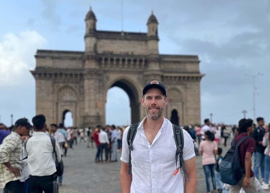 Private Full-Day Mumbai Sightseeing & Dharavi Slum Tour - Two hours inside Dharavi