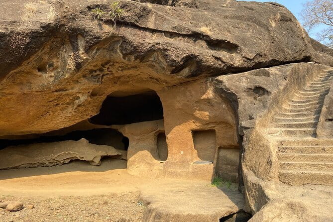 Private Guided Tour in Kanheri Cave with Transfers - The value of a private English-speaking guide