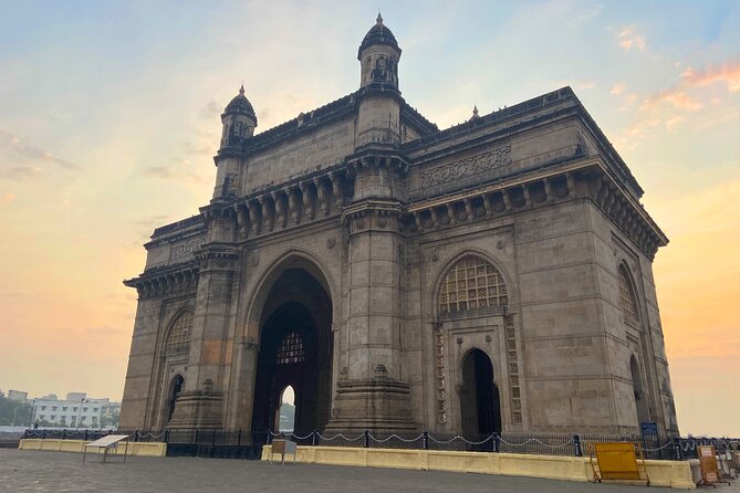 Private Half-Day Bombay Sightseeing Tour with Guide and Transportation - Sassoon Dock: a working side of Mumbai
