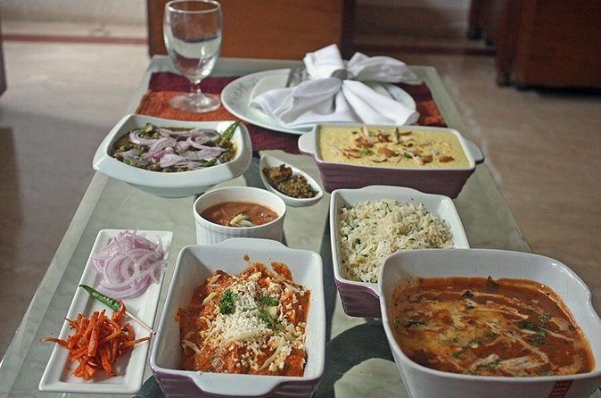 Private Market Tour and Vegetarian Cooking Class in Mumbai - Paneer makhni and the balance of a Punjabi meal